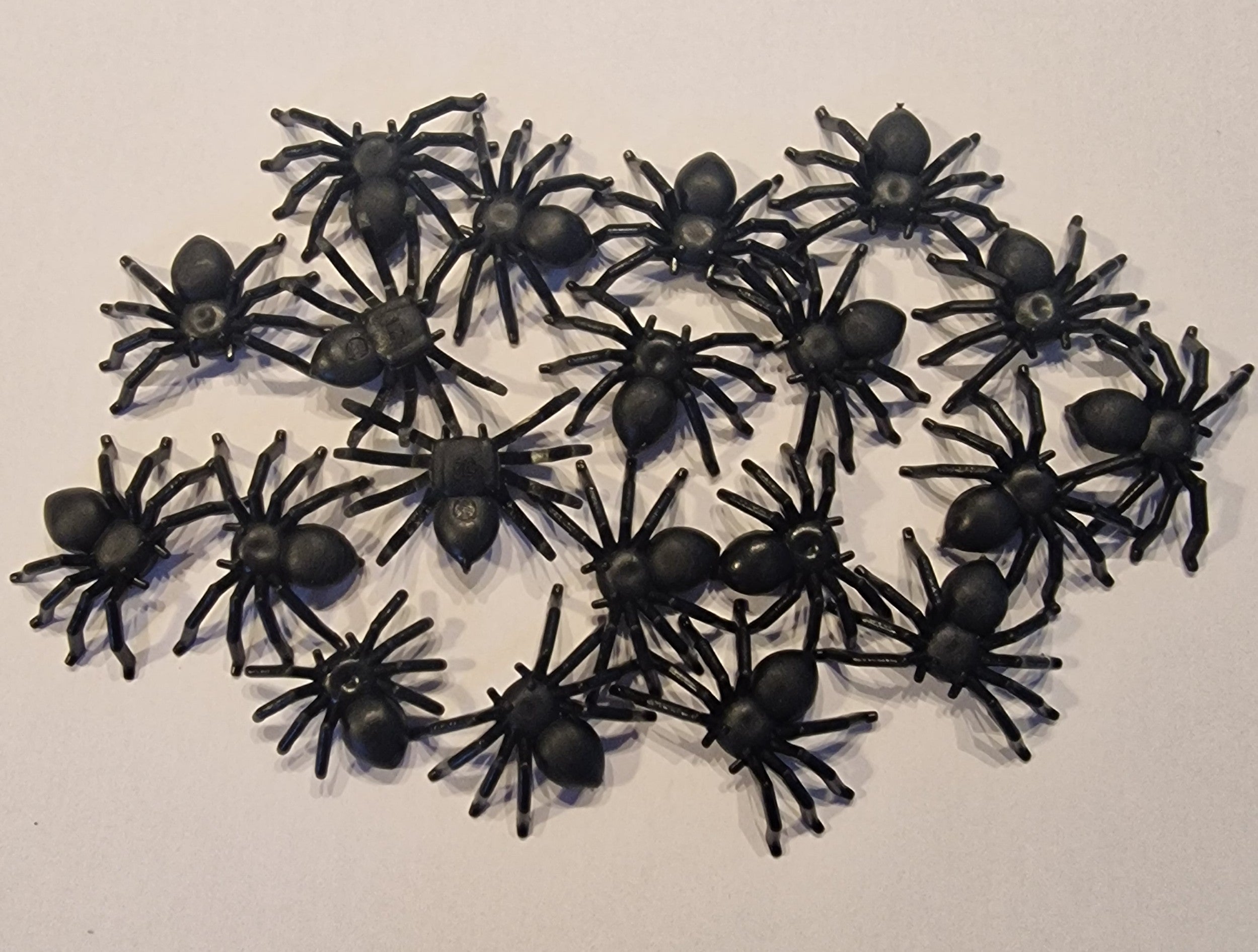 20 Pack Mini Spiders